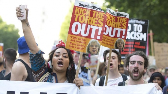 İngiltere'de Başbakan May karşıtı protesto