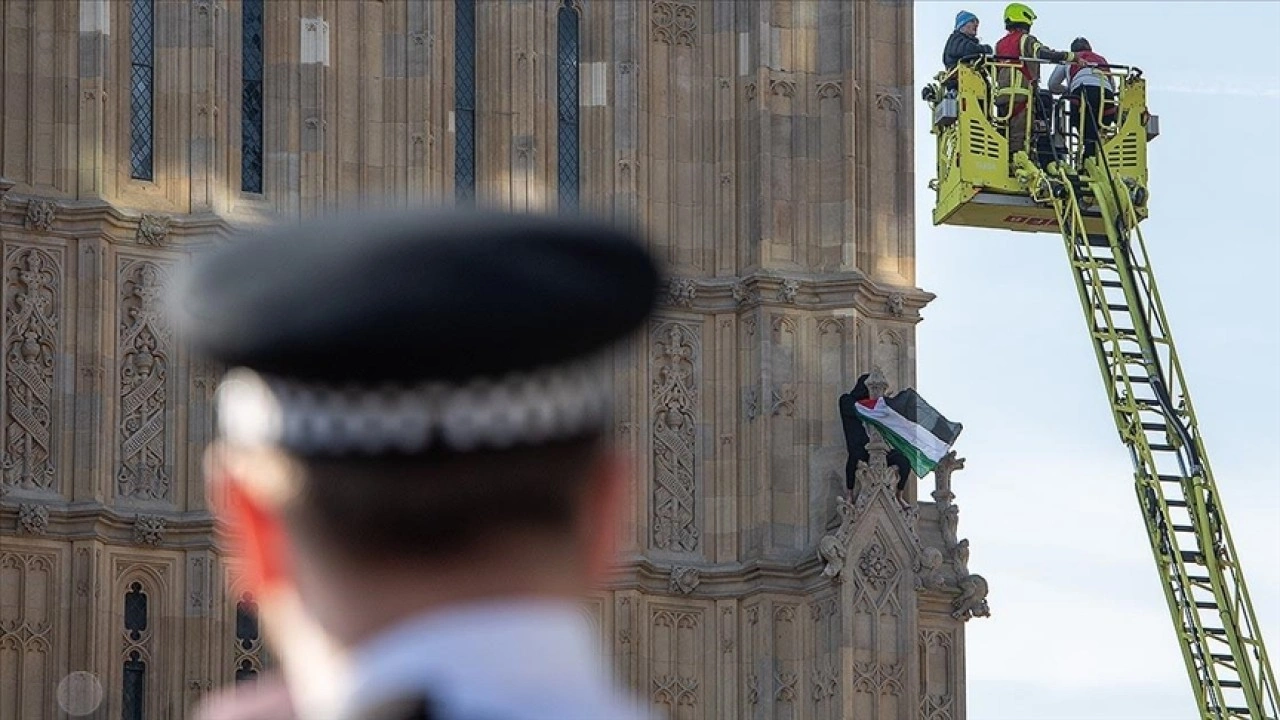 İngiltere'de Big Ben'e tırmanarak Filistin bayrağı açan protestocu mahkemeye çıkarılacak