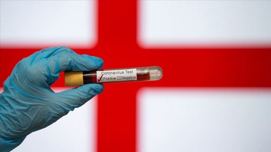 İngiltere'de koronavirüs sebebiyle son 24 saatte 980 kişi yaşamını yitirdi