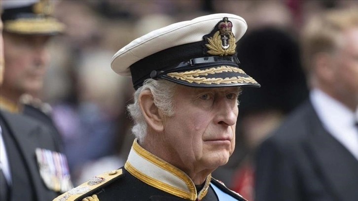 İngiltere Kralı Charles'a yumurta fırlatan kişi suçlu bulundu