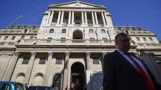 İngiltere Merkez Bankası ekonomiye 150 milyar sterlin enjekte edecek
