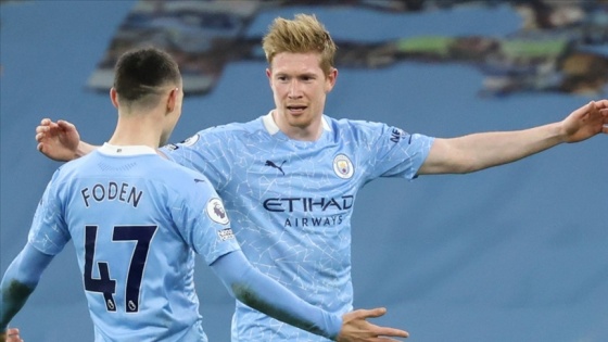 İngiltere Premier Lig'de lider Manchester City farklı kazandı