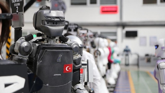 &#039;İnsansı&#039; robotlar kışla nöbetine talip