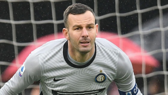 Inter'in kalecisi Handanovic'in Kovid-19 testi pozitif çıktı