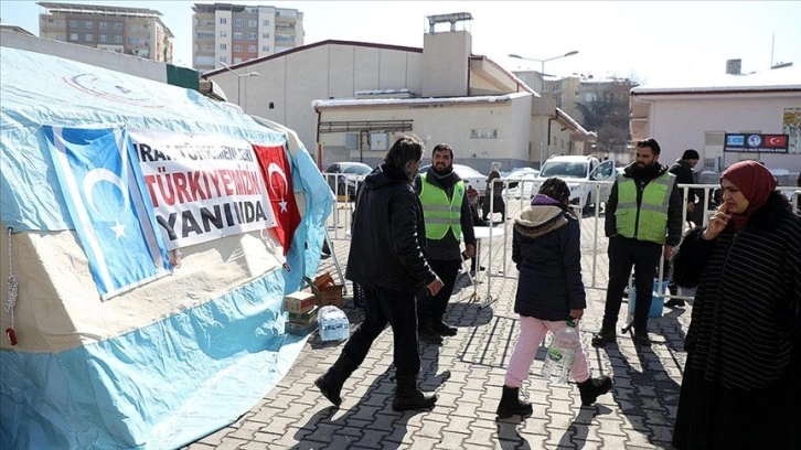 Irak Türkmenleri depremzedelerin yardımına koştu