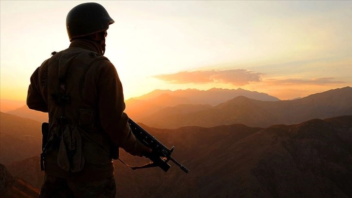 Irak ve Suriye'nin kuzeyinde tespit edilen 15 PKK'lı terörist etkisiz hale getirildi