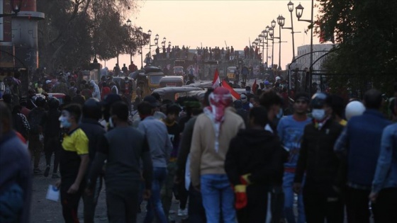 Irak Zikar&#039;da göstericilerin öldürülmesi üzerine vali istifa etti