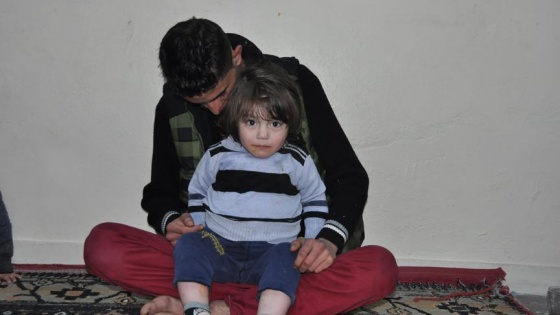 Iraklı Türkmen çocuk ameliyat olmayı bekliyor