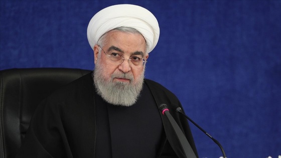 İran Cumhurbaşkanı Ruhani muhafazakar kanadı 'siyasi çıkarlarının esiri olmakla' suçladı