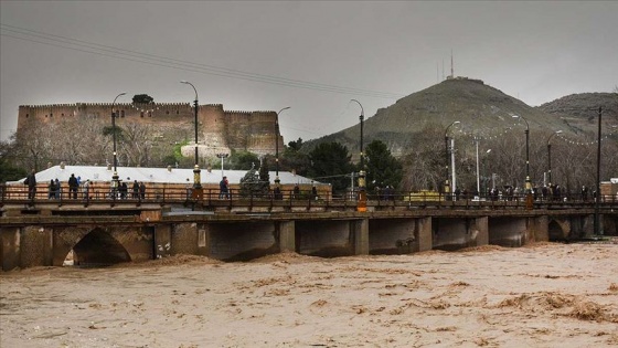 İran'da 23 eyalet için sel alarmı