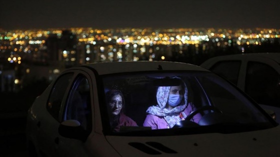 İran'da Kovid-19 nedeniyle riskli şehirlerde gece şahsi araç kullanımı yasaklandı