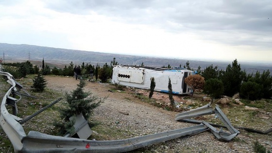 İran'da otobüs kazası: 20 ölü