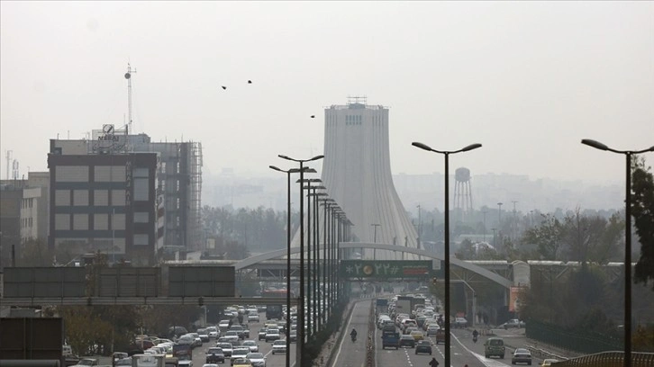 İran’da hava kirliliği nedeniyle eğitime verilen ara tekrar uzatıldı