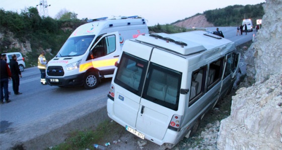 İşçi servisi su kanalına uçtu: 8 yaralı