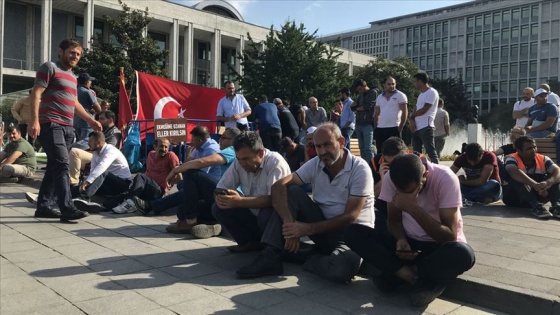 'İşe geri alınana kadar buraya gelmeye devam edeceğiz'