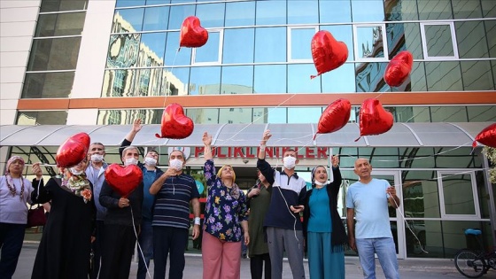 'İsimsiz kahramanlarına' kalpli balonla teşekkür