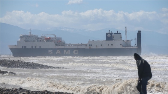 İskenderun Körfezi'nde karaya oturan hacizli gemi yeniden körfeze çekilecek