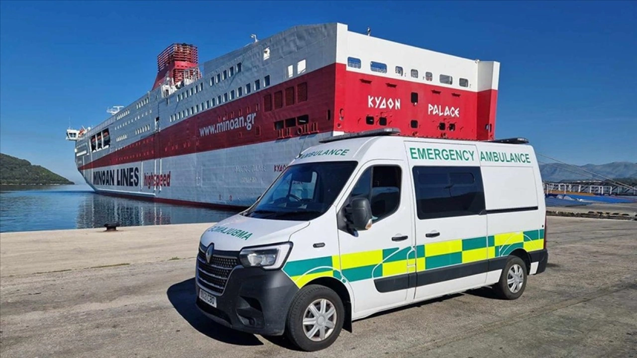 İskoç öğrenci, savaş bölgelerine götürdüğü ambulanslarla hayatları kurtarıyor