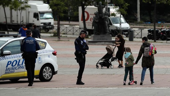 İspanya'da Kovid-19/ koronavirüs sürecinde 'kademeli normale geçiş takvimi' açıklandı