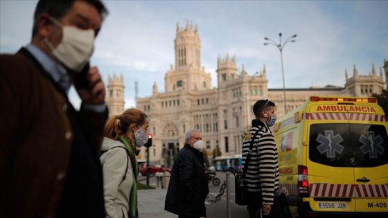 İspanya'da son 24 saatte Kovid-19'dan 435 kişi hayatını kaybetti