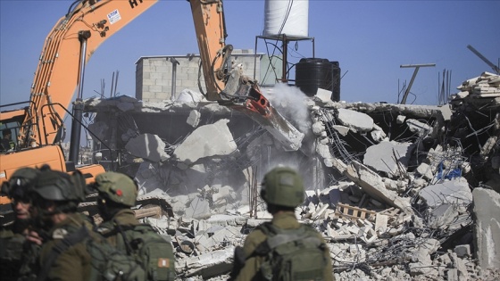 İsrail askerleri Batı Şeria'da Filistinlilere ait bir evi yıktı