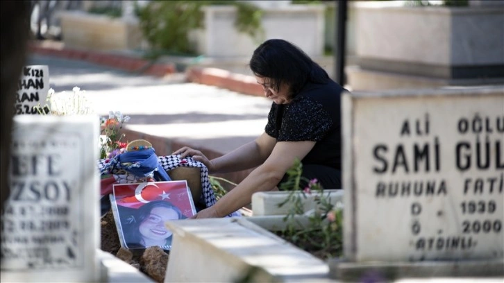 İsrail askerlerince katledilen Eygi'nin mezarına ziyaretler sürüyor