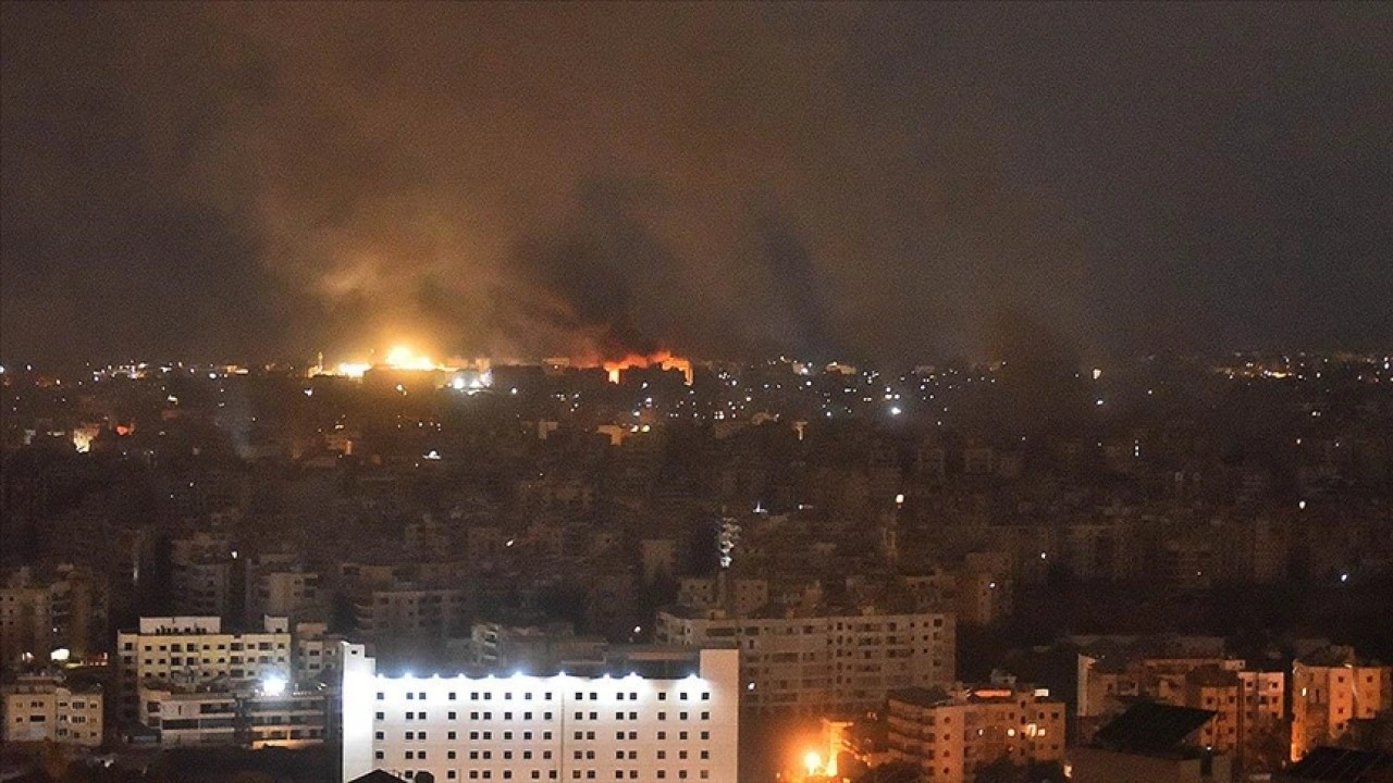 İsrail Beyrut'un güneyindeki Dahiye'ye gece saatlerinde 30 hava saldırısı düzenledi