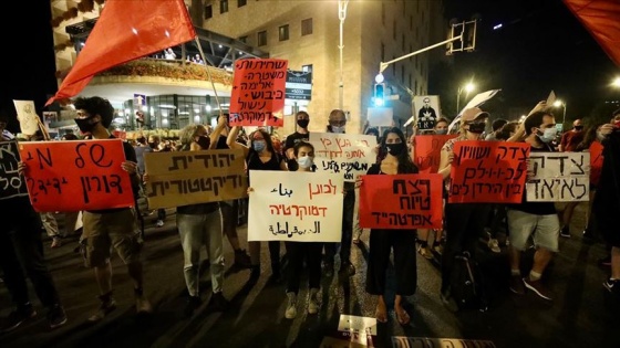 İsrail'de binlerce kişi Başbakan Netanyahu'yu protesto etti