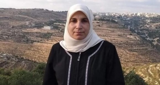 İsrail, Filistinli kadın yazarın gözaltı süresini uzattı