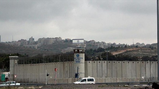 İsrail Filistinli şehit ve tutuklu ailelerinin ödeneklerinde kesintiye gitti