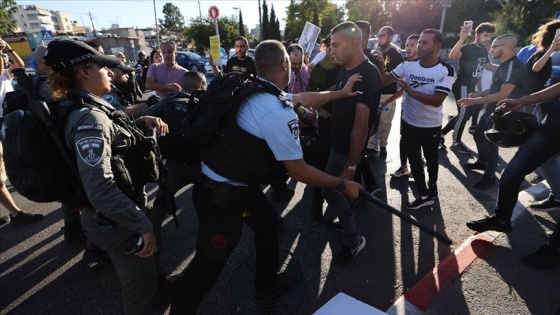 İsrail güçleri Şeyh Cerrah Mahallesi'nde düzenlenen barışçıl gösteriye müdahale etti