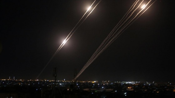 İsrail'in Gazze'ye saldırıları sürerken Hamas'ın attığı roketler nedeniyle 2 İsrailli öldü
