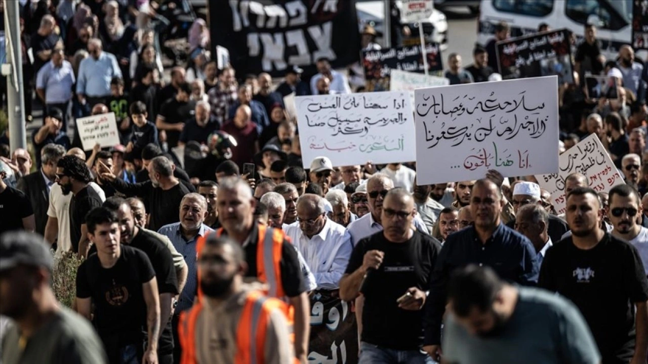 İsrail'in kuzeyindeki Ummul Fehm kentinde Gazze ve Lübnan'a yönelik saldırılar protesto ed