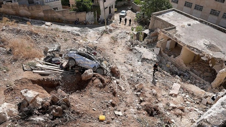 İsrail ordusu işgal altındaki Batı Şeria'da bazı kent ve beldelere baskınlar düzenledi