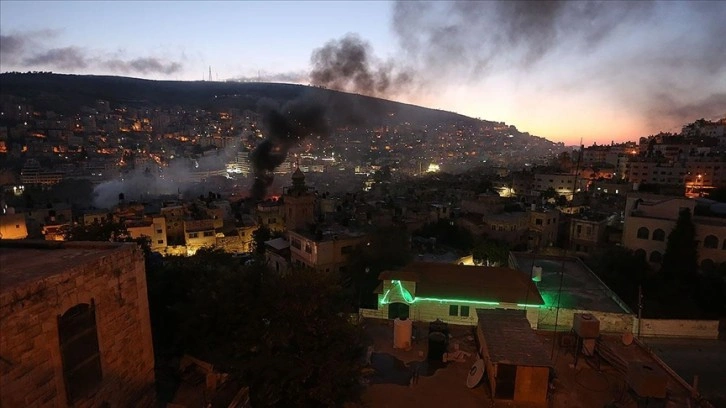 İsrail ordusu Nablus'taki Eski Şehir'i kuşattı