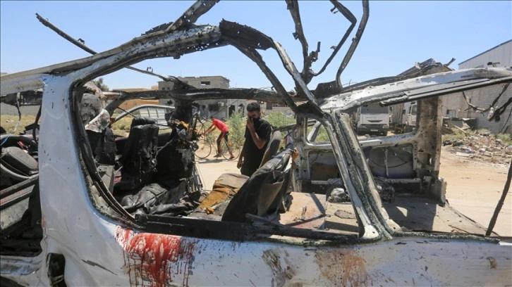 İsrail ordusunun Gazze Şeridi'nde bir aracı hedef aldığı saldırıda 8 Filistinli öldü