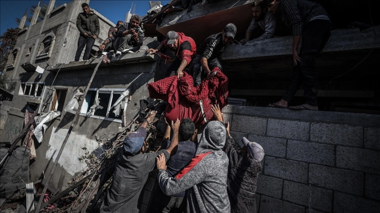 İsrail ordusunun Gazze'ye düzenlediği saldırılarda son 14 günde 502 Filistinli öldü