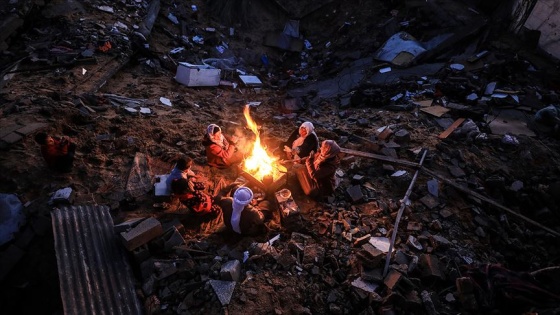 İsrail saldırısında evleri yıkılan Gazzeli ailenin yardım çığlığı yürek burkuyor
