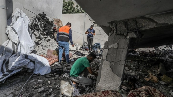 İsrail'in Gazze'de iki eve düzenlediği saldırıda 8 Filistinli öldü