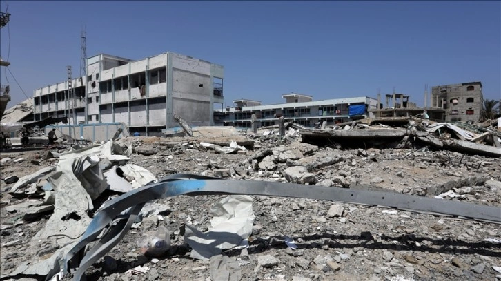 İsrail'in Gazze'de UNRWA'ya ait okullara düzenlediği saldırılarda en az 11 Filistinli öldü
