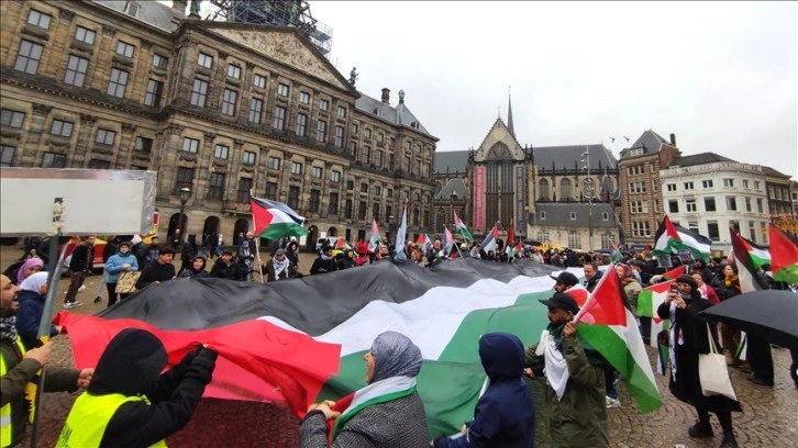 İsrail'in Gazzelileri açlığa terk etmesi, Hollanda'da protesto edildi