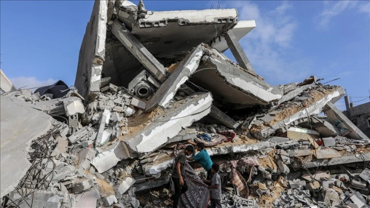 İsrail'in Refah kentinde sivillerin olduğu bir noktaya düzenlediği saldırıda 11 kişi öldü
