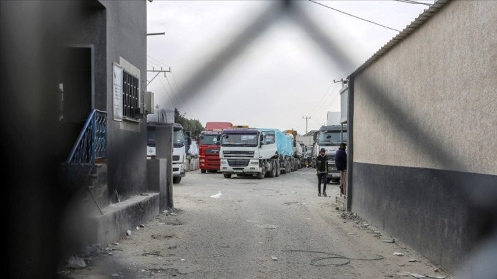 İsrailliler, insani yardımların Gazze'ye girişine engel olmaya çalışıyor