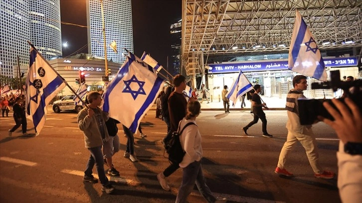 İsrailliler, Netanyahu hükumetinin yargı düzenlemesine karşı gösterilerini sürdürüyor