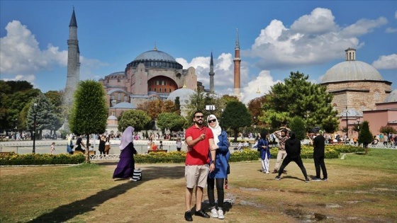 İstanbul'a 10 ayda 12 milyon 690 bin yabancı turist geldi