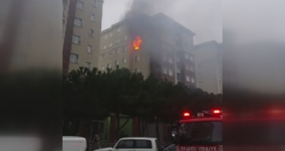 İstanbul Başakşehir’de lüks sitede korkutan yangın