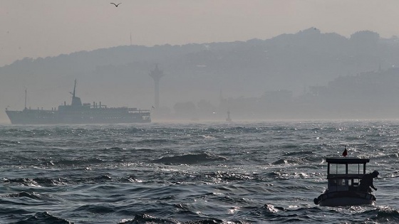 İstanbul Boğazı çift yönlü gemi geçişlerine kapatıldı