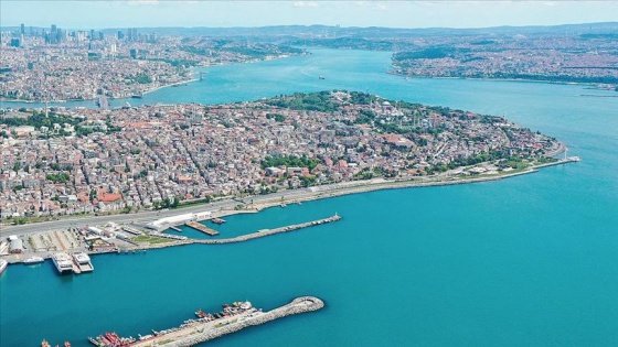 İstanbul Boğazı'ndaki renk değişiminin sebebi yosun patlaması