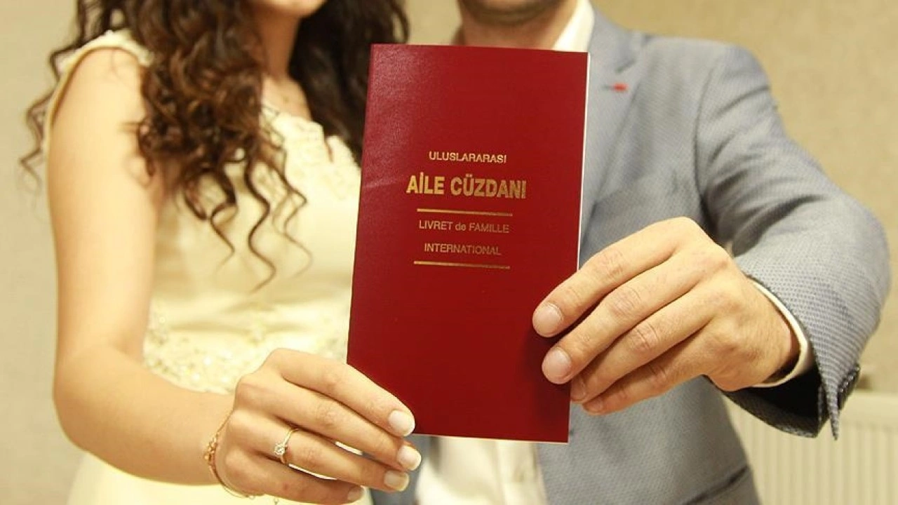 İstanbul'da 407 çift nikah için Sevgililer Günü'nü seçti