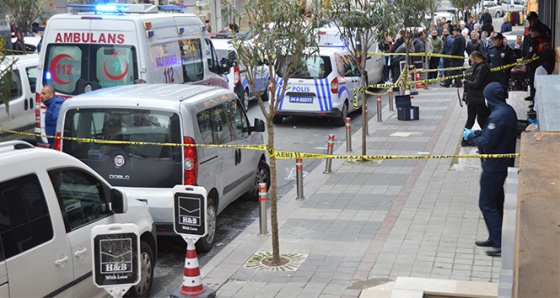 İstanbul'da bir kişi sokak ortasında öldürüldü